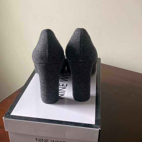 NINE WEST Heels Womens 9 Gray Wool Block heel - Picture 3 of 5